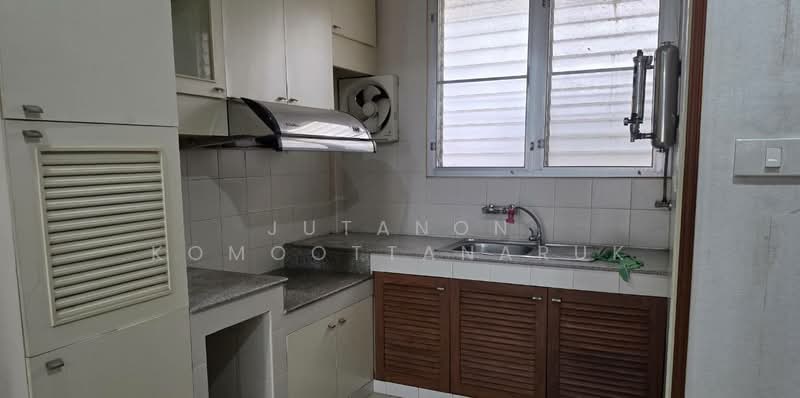 ขายทาวน์เฮาส์ 2 ชั้น ม.อมรพันธ์ 9 ซ.เสนานิคม 1 ลาดพร้าว ทำเลดี เดินทางสะดวก ใกล้BTS เสนานิคม, Bangkok, Lat Phrao, Lat Phrao, Bangkok, 2 Bedrooms, 68 sqm, Townhouse For Sale, by Jutanon Komoottanaruk, 500202759 - DDproperty.com