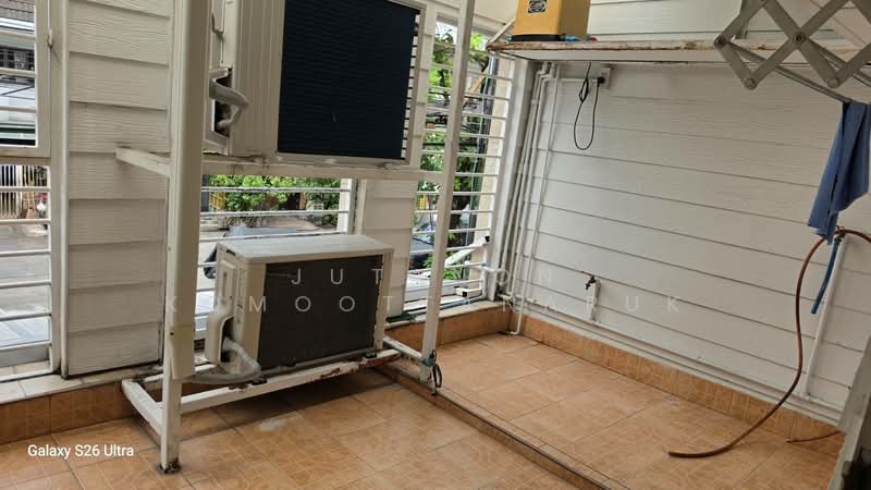 ขายทาวน์เฮาส์ 2 ชั้น ม.อมรพันธ์ 9 ซ.เสนานิคม 1 ลาดพร้าว ทำเลดี เดินทางสะดวก ใกล้BTS เสนานิคม, Bangkok, Lat Phrao, Lat Phrao, Bangkok, 2 Bedrooms, 68 sqm, Townhouse For Sale, by Jutanon Komoottanaruk, 500202759 - DDproperty.com