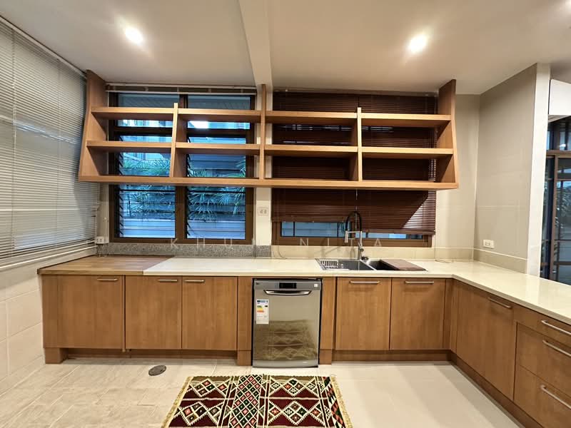 Baan Sansiri Sukhumvit 67, Bangkok, 32 Soi Sukhumvit 67, Phra Kanong Nua, Watthana, Bangkok, 4 Bedrooms, 394 sqm, Single Detached House For Rent, by Khun Nita, 500202763 - DDproperty.com