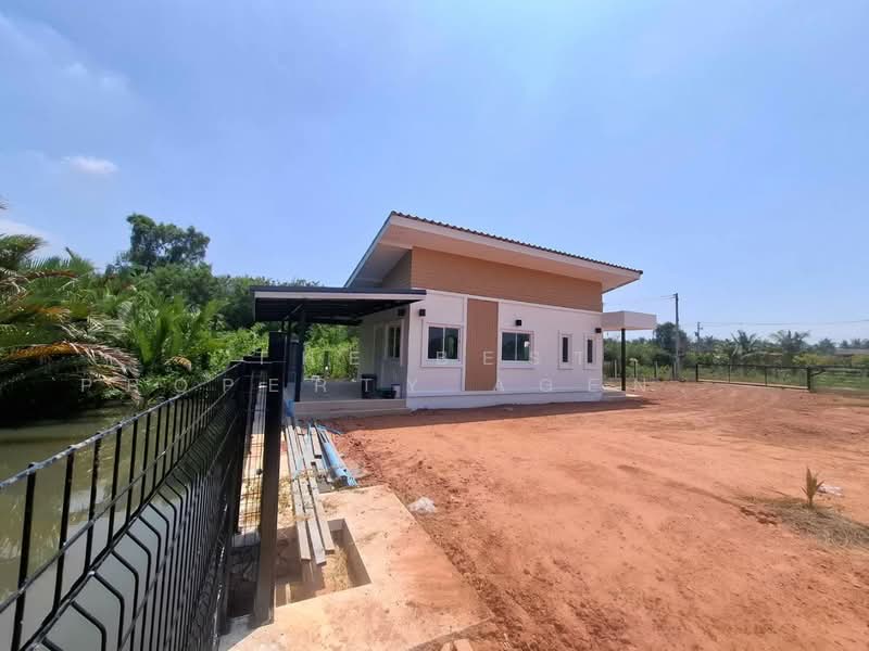 บ้านเดี่ยวนางตะเคียน สมุทรสงคราม, Samut Songkhram, Nang Ta Khian, Muang Samut Songkhram, Samut Songkhram, 1 Bedroom, 100 sqm, Single Detached House For Sale, by The Best Property Agent อิ๋ว, 500202789 - DDproperty.com