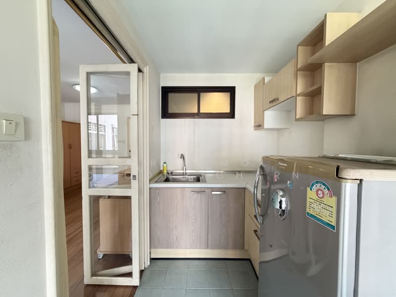 Lumpini Place Narathiwas 24, Bangkok, Sathu Pradit 19 Alley 3, Chong Nonsi, Yan Nawa, Bangkok, Studio, 30 sqm, Condo For Sale, by Sirikamol Choonpicharn, 500202790 - DDproperty.com