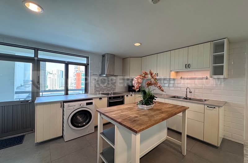 Royal Castle Pattanakarn, Bangkok, 701 Panya Village, Suan Luang, Suan Luang, Bangkok, 3 Bedrooms, 160 sqm, Condo For Rent, by Khun Nita, 500202802 - DDproperty.com