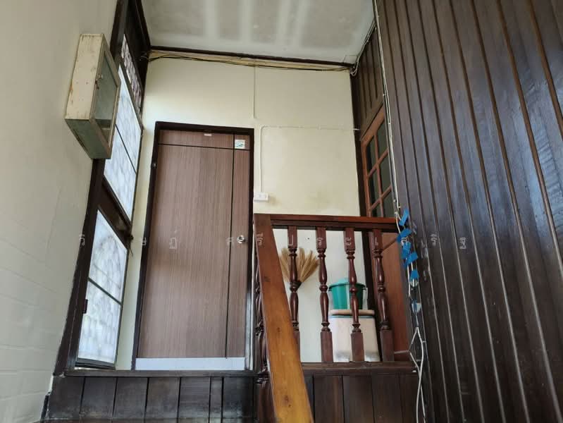 ขาย - -, กรุงเทพ