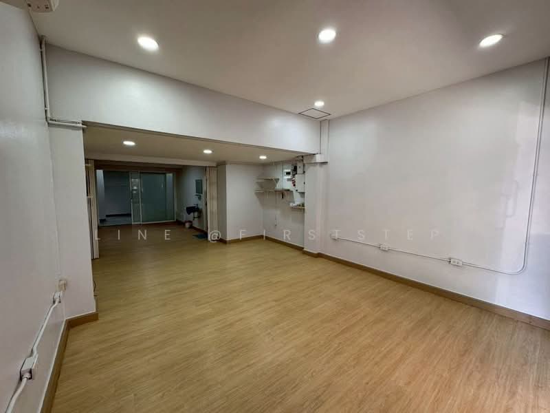 For Rent - 5.5-story Commercial Building, Heart of Sathorn, Near BTS Saint Louis, Bangkok