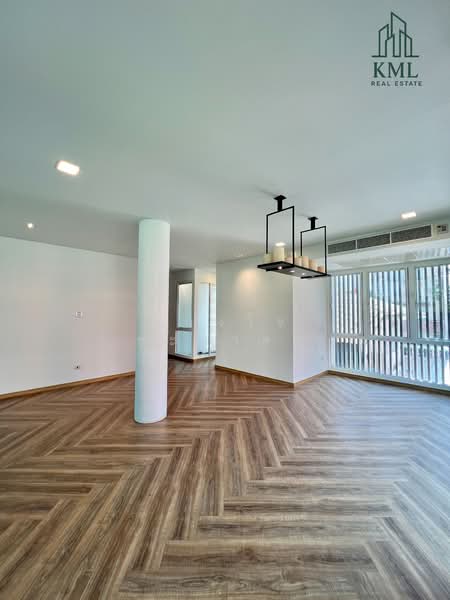 Prompak Place, Bangkok, Khlong Tan Nua, Watthana, Bangkok, 3 Bedrooms, 650 sqm, Townhouse For Sale, by ดวงใจ ขะมาลา, 500202849 - DDproperty.com