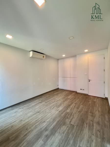 Prompak Place, Bangkok, Khlong Tan Nua, Watthana, Bangkok, 3 Bedrooms, 650 sqm, Townhouse For Sale, by ดวงใจ ขะมาลา, 500202849 - DDproperty.com