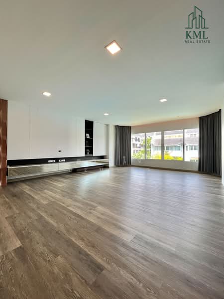 Prompak Place, Bangkok, Khlong Tan Nua, Watthana, Bangkok, 3 Bedrooms, 650 sqm, Townhouse For Sale, by ดวงใจ ขะมาลา, 500202849 - DDproperty.com