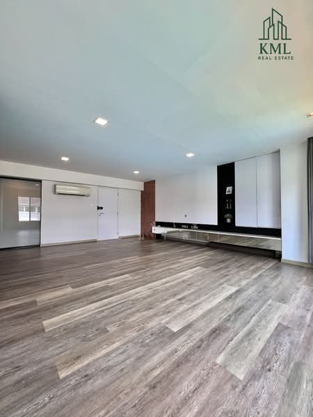 Prompak Place, Bangkok, Khlong Tan Nua, Watthana, Bangkok, 3 Bedrooms, 650 sqm, Townhouse For Sale, by ดวงใจ ขะมาลา, 500202849 - DDproperty.com