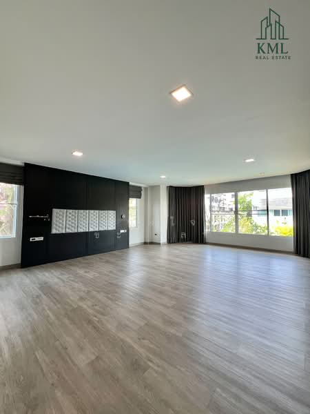 Prompak Place, Bangkok, Khlong Tan Nua, Watthana, Bangkok, 3 Bedrooms, 650 sqm, Townhouse For Sale, by ดวงใจ ขะมาลา, 500202849 - DDproperty.com