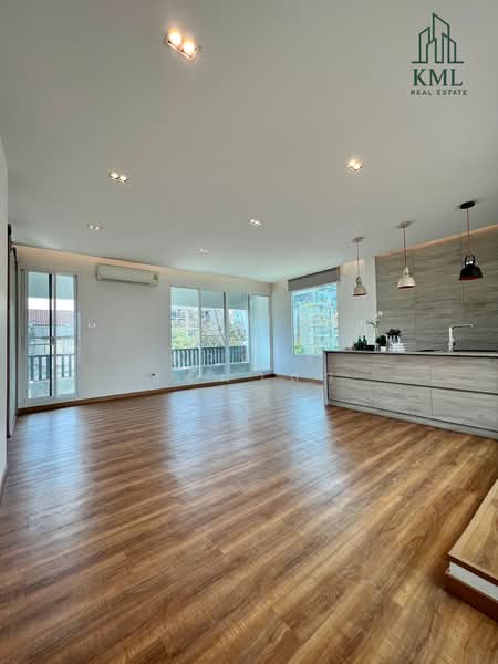 Prompak Place, Bangkok, Khlong Tan Nua, Watthana, Bangkok, 3 Bedrooms, 650 sqm, Townhouse For Sale, by ดวงใจ ขะมาลา, 500202849 - DDproperty.com