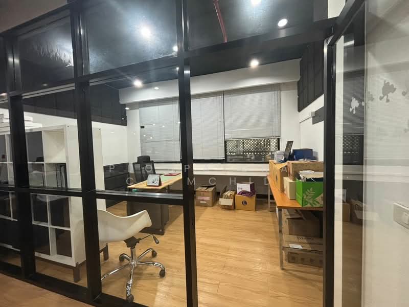 Mahanakhon Center, Bangkok, Silom, Bang Rak, Bangkok, , 211 sqm, Office Space For Rent, by Ploypatcha Chomchid, 500202850 - DDproperty.com