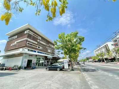 ขาย - อาคารพาณิชย์ 4 ชั้น 17.4 ตร.ว. ตรงข้ามสำนักงานที่ดินบึงกุ่ม ถนนกรุงเทพกรีฑาตัดใหม่, กรุงเทพ