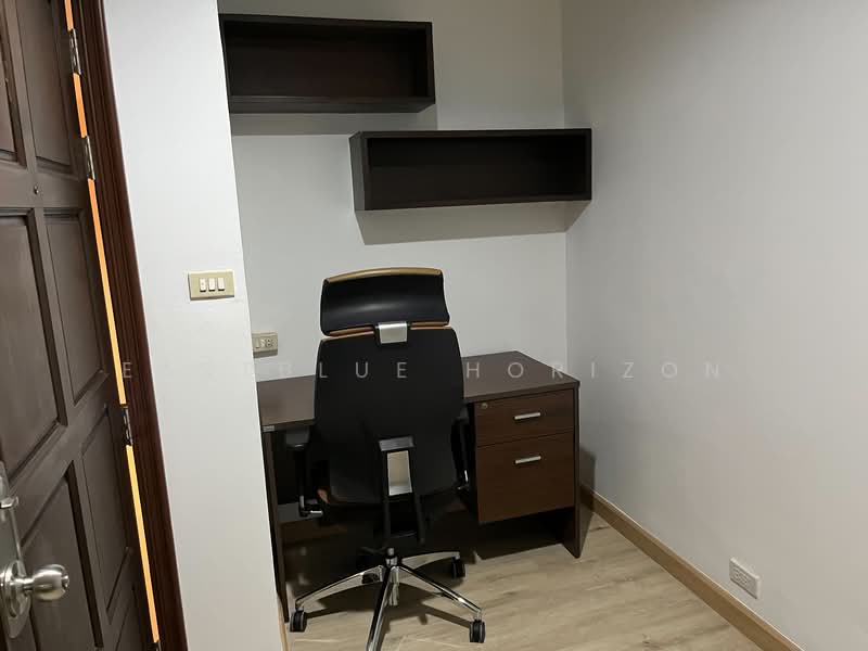 Baan Suanpetch, Bangkok, 18 Soi Sukhumvit 39, Khlong Tan Nua, Watthana, Bangkok, 2 Bedrooms, 136 sqm, Condo For Rent, by Eastblue Horizon, 500202858 - DDproperty.com