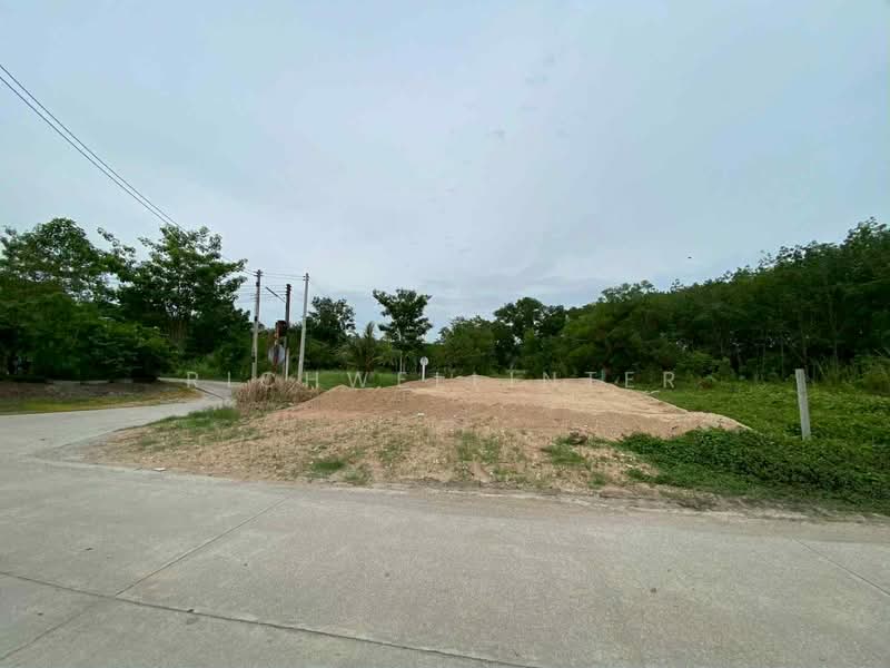 ขาย - ขายที่ดินทับมา 81 ตรว. ติดถนนคอนกรีต2ด้านถมแล้ว ใกล้หาดแสงจันทร์9กม. อ.เมืองระยอง, ระยอง