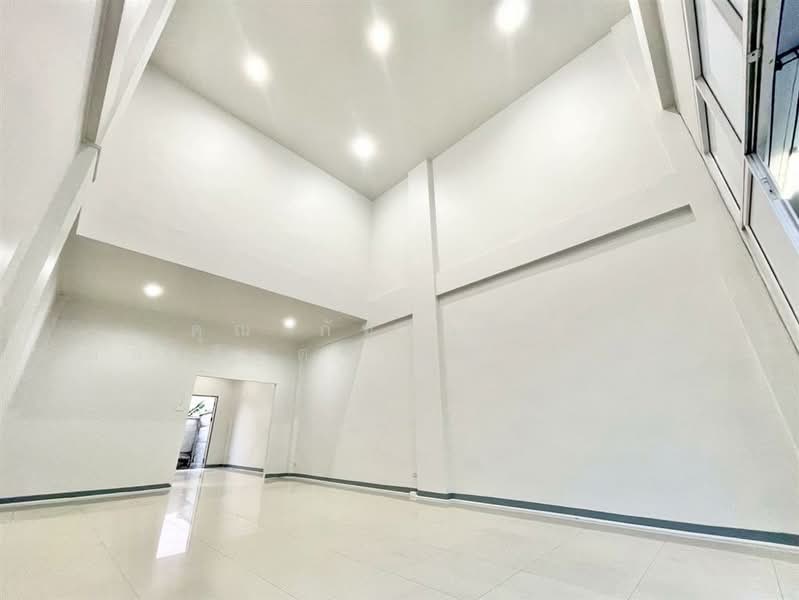 อาคารพาณิชย์ 4 ชั้น 17.4 ตร.ว. ตรงข้ามสำนักงานที่ดินบึงกุ่ม ถนนกรุงเทพกรีฑาตัดใหม่, กรุงเทพ, ถนนกรุงเทพกรีฑาตัดใหม่, ราษฎร์พัฒนา, สะพานสูง, กรุงเทพ, 200 ตร.ม., ตึกแถว-อาคารพาณิชย์ ขาย, โดย คุณ ภัทรานิษฐ์ วัฒนาจินดาวงศ์ (ไวท์), 500202876 - DDproperty.com