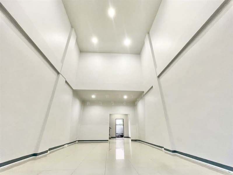 อาคารพาณิชย์ 4 ชั้น 17.4 ตร.ว. ตรงข้ามสำนักงานที่ดินบึงกุ่ม ถนนกรุงเทพกรีฑาตัดใหม่, Bangkok, ถนนกรุงเทพกรีฑาตัดใหม่, Rat Phatthana, Saphan Sung, Bangkok, , 200 sqm, Shophouse For Sale, by คุณ ภัทรานิษฐ์ วัฒนาจินดาวงศ์ (ไวท์), 500202876 - DDproperty.com