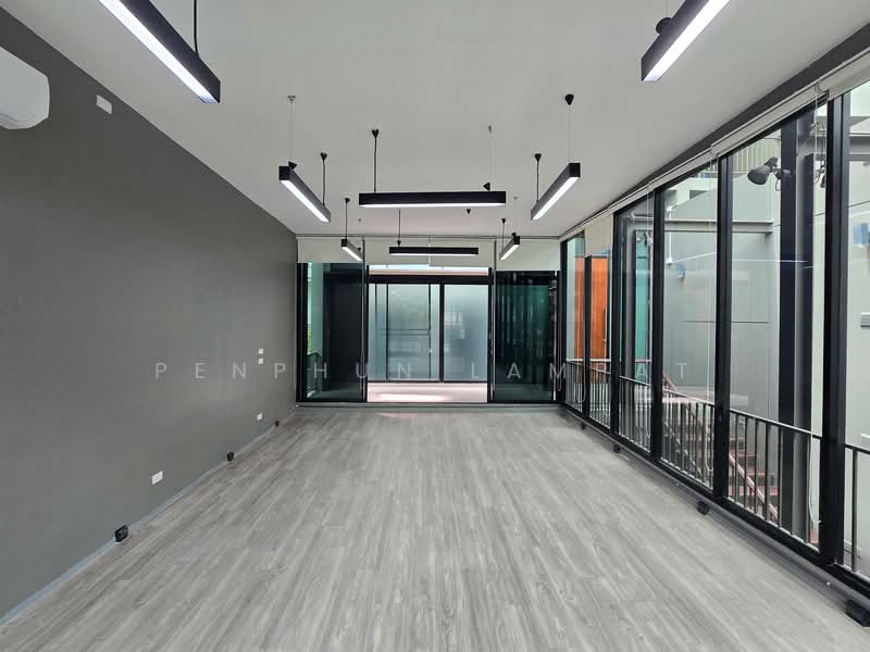 The Pantas Rachada - Rama 9, Bangkok, Soi Saha Kan Pramun, Pracha Uthit Road, Wang Thonglang, Wang Thonglang, Bangkok, 3 Bedrooms, 510 sqm, Single Detached House For Rent, by Penphun Lampat, 500202880 - DDproperty.com