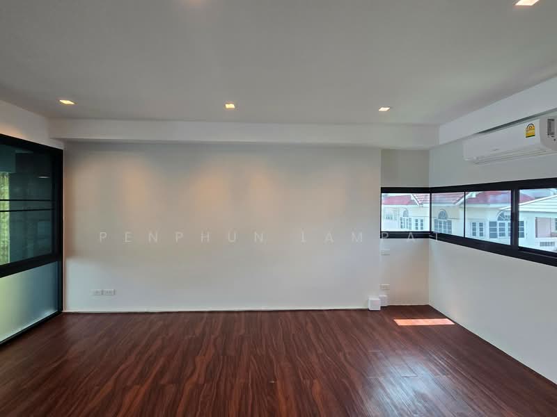 The Pantas Rachada - Rama 9, Bangkok, Soi Saha Kan Pramun, Pracha Uthit Road, Wang Thonglang, Wang Thonglang, Bangkok, 3 Bedrooms, 510 sqm, Single Detached House For Rent, by Penphun Lampat, 500202880 - DDproperty.com