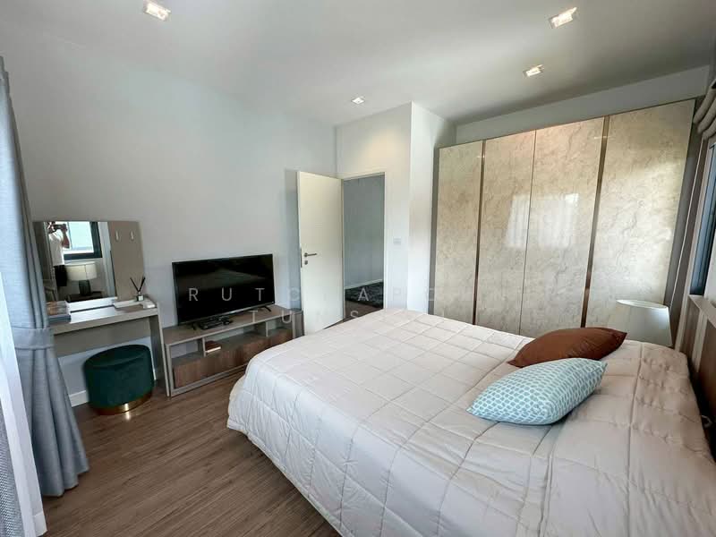 บ้านให้เช่า – ใกล้โรงเรียนต้นกล้าเพียง 5 นาที ค่าเช่า 65,000 บาท / เดือน รหัสทรัพย์ : No.5H640, Chiang Mai, San Phi Sua, Muang Chiang Mai, Chiang Mai, 4 Bedrooms, 190 sqm, Single Detached House For Rent, by Rutchaporn Tunsiri, 500202889 - DDproperty.com