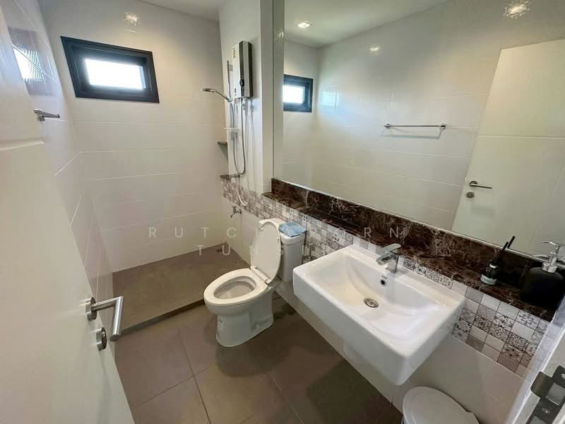 บ้านให้เช่า – ใกล้โรงเรียนต้นกล้าเพียง 5 นาที ค่าเช่า 65,000 บาท / เดือน รหัสทรัพย์ : No.5H640, เชียงใหม่, สันผีเสื้อ, เมืองเชียงใหม่, เชียงใหม่, 190 ตร.ม., บ้านเดี่ยว ให้เช่า, โดย Rutchaporn Tunsiri, 500202889 - DDproperty.com