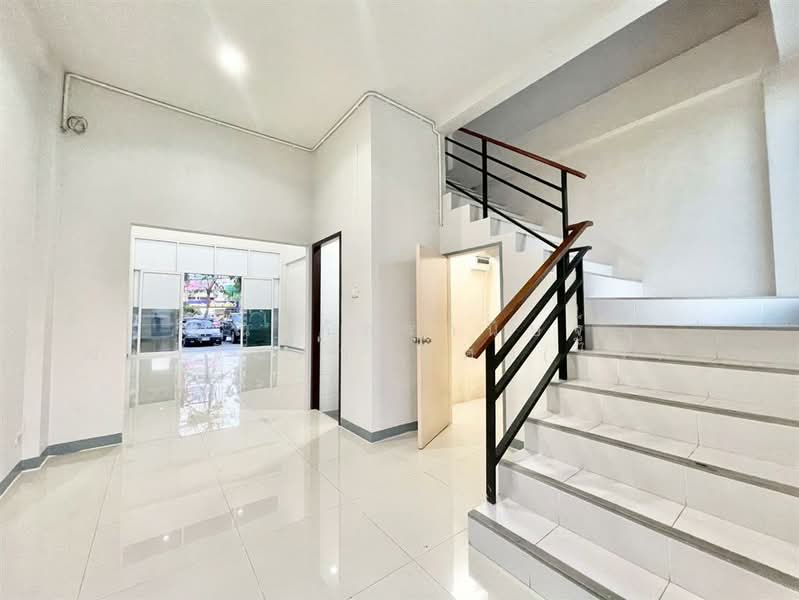 อาคารพาณิชย์ 4 ชั้น 34.8 ตร.ว. ตรงข้ามสำนักงานที่ดินบึงกุ่ม ถนนกรุงเทพกรีฑาตัดใหม่, Bangkok, ถนนกรุงเทพกรีฑาตัดใหม่, Rat Phatthana, Saphan Sung, Bangkok, , 400 sqm, Shophouse For Sale, by คุณ ภัทรานิษฐ์ วัฒนาจินดาวงศ์ (ไวท์), 500202895 - DDproperty.com