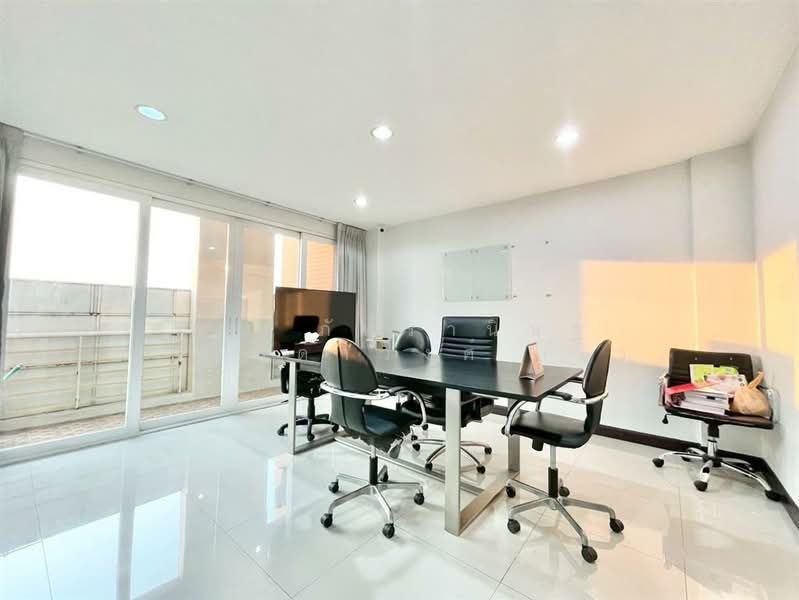 อาคารพาณิชย์ 4 ชั้น 32 ตร.ว. อาคารพาณิชย์ ใกล้รถไฟฟ้าสายสีส้ม ซอยมิสทีน ติดถนนราษฎร์พัฒนา, กรุงเทพ, ติดถนนราษฎร์พัฒนา, สะพานสูง, สะพานสูง, กรุงเทพ, 400 ตร.ม., ตึกแถว-อาคารพาณิชย์ ขาย, โดย คุณ ภัทรานิษฐ์ วัฒนาจินดาวงศ์ (ไวท์), 500202953 - DDproperty.com