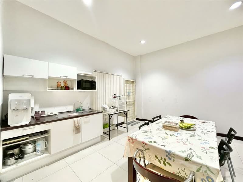 อาคารพาณิชย์ 4 ชั้น 32 ตร.ว. อาคารพาณิชย์ ใกล้รถไฟฟ้าสายสีส้ม ซอยมิสทีน ติดถนนราษฎร์พัฒนา, Bangkok, ติดถนนราษฎร์พัฒนา, Saphan Sung, Saphan Sung, Bangkok, , 400 sqm, Shophouse For Sale, by คุณ ภัทรานิษฐ์ วัฒนาจินดาวงศ์ (ไวท์), 500202953 - DDproperty.com