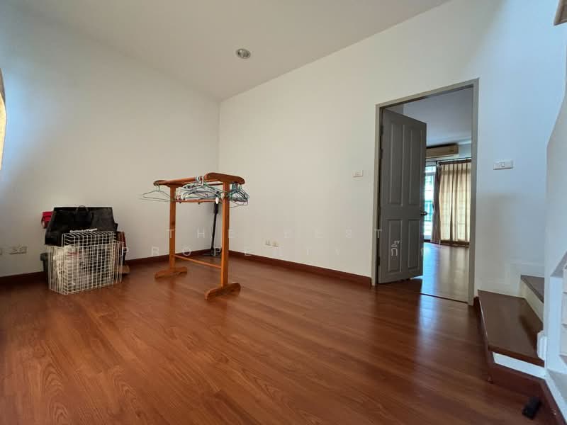 บ้านกลางเมือง สวิสทาวน์ เกษตรนวมินทร์ (Baan Klang Muang Swiss Town Kaset-Nawamin), กรุงเทพ, จรเข้บัว, ลาดพร้าว, กรุงเทพ, 100 ตร.ม., ทาวน์เฮ้าส์ ขาย, โดย The Best Property กิ๊ก, 500202963 - DDproperty.com