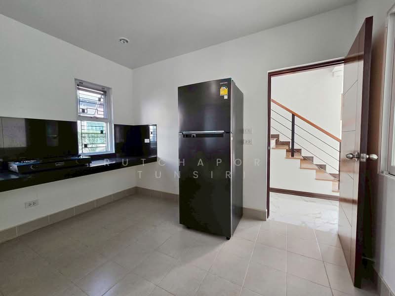 บ้านให้เช่า – ใกล้ตลาดเจริญเจริญ เพียง 5 นาที ค่าเช่า 25,000 บาท / เดือน รหัสทรัพย์ : No.13H704, Chiang Mai, San Ton Pao, San Kamphaeng, Chiang Mai, 3 Bedrooms, 150 sqm, Single Detached House For Rent, by Rutchaporn Tunsiri, 500202976 - DDproperty.com