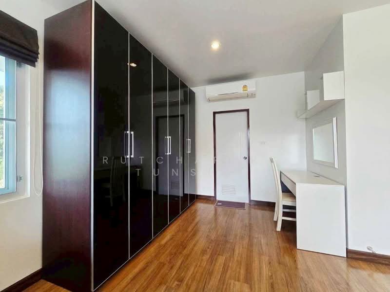 บ้านให้เช่า – ใกล้ตลาดเจริญเจริญ เพียง 5 นาที ค่าเช่า 25,000 บาท / เดือน รหัสทรัพย์ : No.13H704, Chiang Mai, San Ton Pao, San Kamphaeng, Chiang Mai, 3 Bedrooms, 150 sqm, Single Detached House For Rent, by Rutchaporn Tunsiri, 500202976 - DDproperty.com