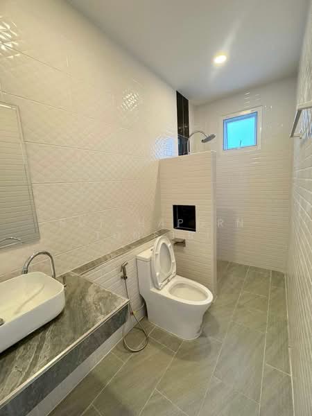 บ้านสวยให้เช่า – ใกล้กาดฝรั่ง เพียง 5 นาที ค่าเช่า 25,000 บาท / เดือน รหัสทรัพย์ : No.14H1064, Chiang Mai, Ban Waen, Hang Dong, Chiang Mai, 3 Bedrooms, 110 sqm, Single Detached House For Rent, by Rutchaporn Tunsiri, 500202989 - DDproperty.com