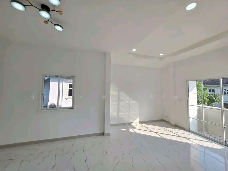 Piyawararom 4 Sai Noi, Nonthaburi, road Ban Kluai-Sai Noi, Sai Noi, Sai Noi, Nonthaburi, 3 Bedrooms, 160 sqm, Single Detached House For Sale, by วัลลภา จันทร์ชิรัตน์, 500203017 - DDproperty.com