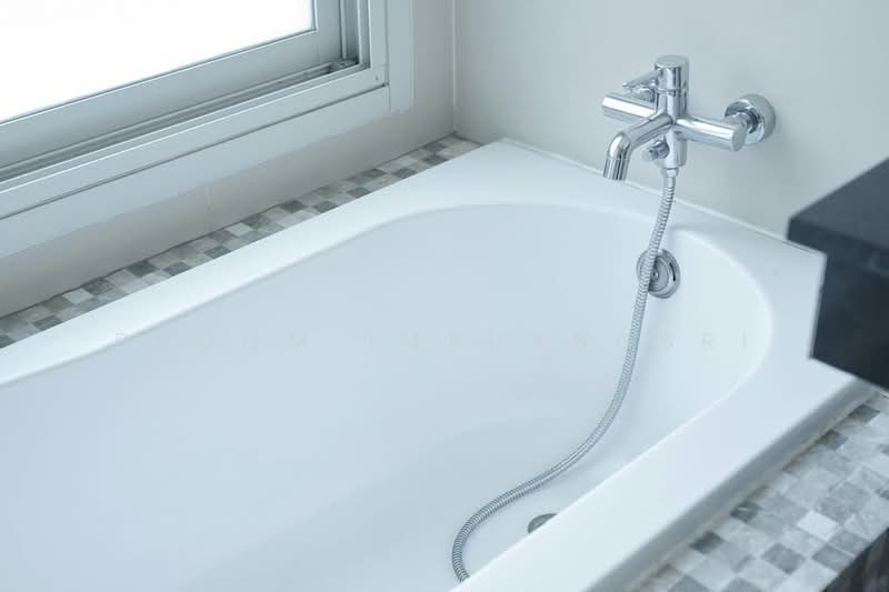 Noble Ora, Bangkok, Soi Sukhumvit 55, Sukhumvit Road, Khlong Tan Nua, Watthana, Bangkok, 2 Bedrooms, 110 sqm, Condo For Rent, by Phoom Imruangsri, 500203029 - DDproperty.com