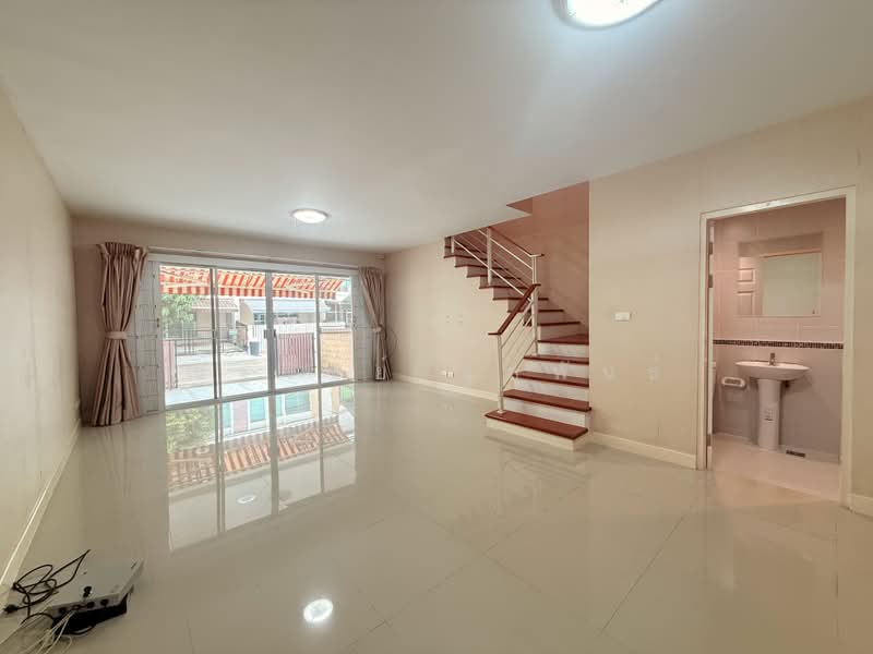 Baan Klang Muang S-Sense Onnuch-Wongwan, Bangkok, Lat Krabang Road, Lat Krabang, Bangkok, 3 Bedrooms, 128 sqm, Townhouse For Sale, by ณัฐวิชย์ จุลพันธ์, 500203034 - DDproperty.com