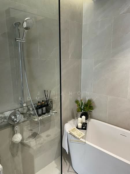 ROMM Convent, Bangkok, 42 Convent Road, Silom, Bang Rak, Bangkok, 1 Bedroom, 60 sqm, Condo Option To Buy, by Jutanon Komoottanaruk, 500203042 - DDproperty.com