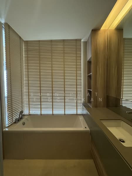 The Esse Asoke, Bangkok, 333 Soi Sukhumvit 21, Sukhumvit Road, Khlongtoei Nua, Watthana, Bangkok, 1 Bedroom, 45 sqm, Condo For Rent, by Sukniphat Leidchukan, 500203050 - DDproperty.com