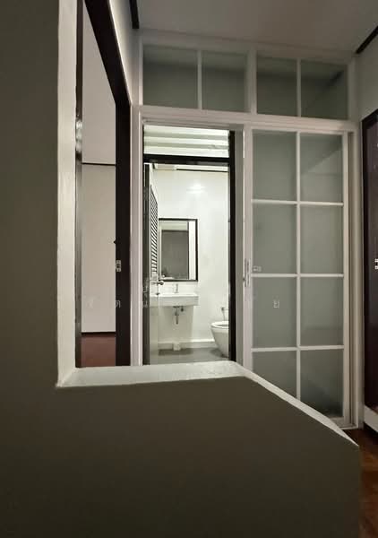 ทำเลซ.รัชดา 36(เสือใหญ่) ให้เช่าทาวน์เฮ้าส์ 2 ชั้น บ้านพร้อมอยู่ ทำเลดี, Bangkok, รัชดาภิเษก, Chan Kasem, Chatuchak, Bangkok, 2 Bedrooms, 150 sqm, Townhouse For Rent, by บุษบา รัตนวงษ์ชัย, 500203156 - DDproperty.com