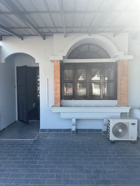 ทำเลซ.รัชดา 36(เสือใหญ่) ให้เช่าทาวน์เฮ้าส์ 2 ชั้น บ้านพร้อมอยู่ ทำเลดี, Bangkok, รัชดาภิเษก, Chan Kasem, Chatuchak, Bangkok, 2 Bedrooms, 150 sqm, Townhouse For Rent, by บุษบา รัตนวงษ์ชัย, 500203156 - DDproperty.com