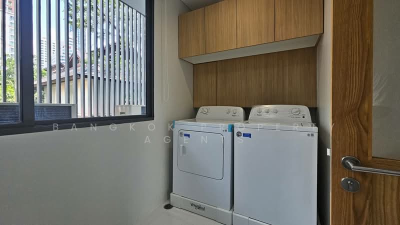 Domus 18, Bangkok, Soi Sukhumvit 18, Khlong Toei, Khlong Toei, Bangkok, 3 Bedrooms, 250 sqm, Condo For Rent, by BANGKOK PROPERTY AGENTS, 500203163 - DDproperty.com