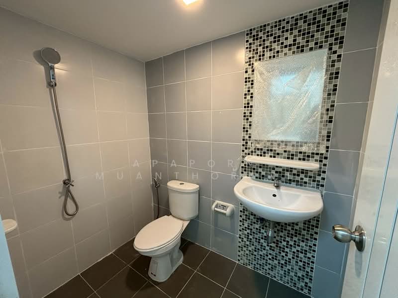 ขายบ้านทาว์โฮมหมู่บ้านพฤกษา83 หลังมุม ต่อเติมหน้าบ้านหลังบ้านแล้ว ติดเซ็นทรัลศาลายา, Nakhon Pathom, Bang Toei, Sam Phran, Nakhon Pathom, 3 Bedrooms, 195 sqm, Townhouse For Sale, by Apaporn Muanthorani, 500203180 - DDproperty.com