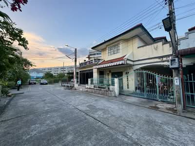 ขาย - บ้านเดี่ยว 2 ชั้น 40 ตร.ว. บ้านแฝด ซอยสรงประภา24 ซอยสันติสุข, กรุงเทพ