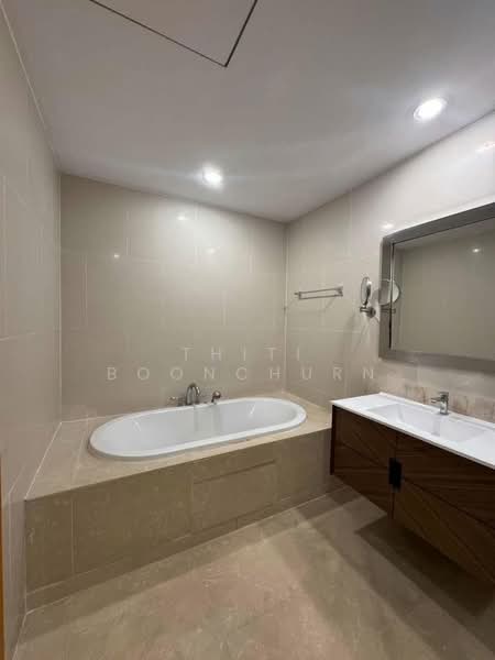 The Empire Place, Bangkok, 88 Narathiwatratchanakharin Road, Thung Maha Mek, Sathon, Bangkok, 2 Bedrooms, 100 sqm, Condo For Rent, by Thiti Boonchurn, 500203401 - DDproperty.com