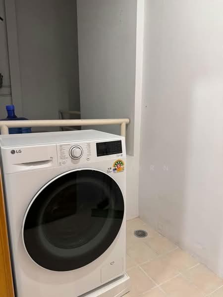 The Empire Place, Bangkok, 88 Narathiwatratchanakharin Road, Thung Maha Mek, Sathon, Bangkok, 2 Bedrooms, 100 sqm, Condo For Rent, by Thiti Boonchurn, 500203401 - DDproperty.com