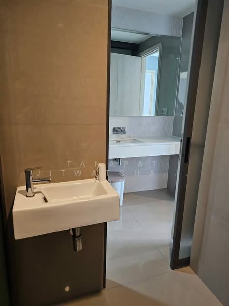 Rhythm Sukhumvit 42, Bangkok, Soi Sukhumvit 42, Sukhumvit Road, Phra Kanong, Khlong Toei, Bangkok, 1 Bedroom, 48 sqm, Condo For Rent, by Tanapat Jitwatcharakomol, 500203409 - DDproperty.com