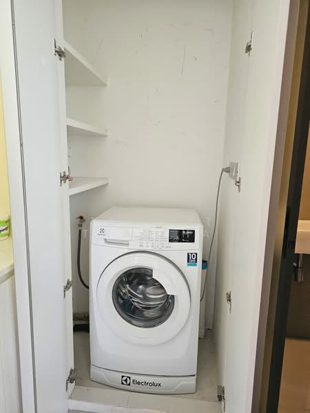 Rhythm Sukhumvit 42, Bangkok, Soi Sukhumvit 42, Sukhumvit Road, Phra Kanong, Khlong Toei, Bangkok, 1 Bedroom, 48 sqm, Condo For Rent, by Tanapat Jitwatcharakomol, 500203409 - DDproperty.com