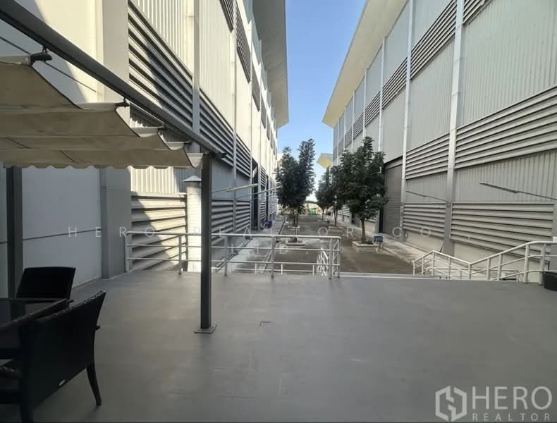 For rent Factory 13000 sqm in Lam Luk Ka Pathum Thani HRE00327, Pathum Thani, Bung Kham Proi, Lam Luk Ka, Pathum Thani, , 13,000 sqm, Warehouse/Factory For Rent, by Hero Realtor Co., Ltd., 500203410 - DDproperty.com