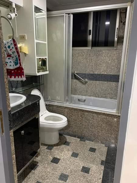 Tree Condo Prasarnmit, Bangkok, Khlongtoei Nua, Watthana, Bangkok, 2 Bedrooms, 69 sqm, Condo For Rent, by Tanapat Jitwatcharakomol, 500203426 - DDproperty.com