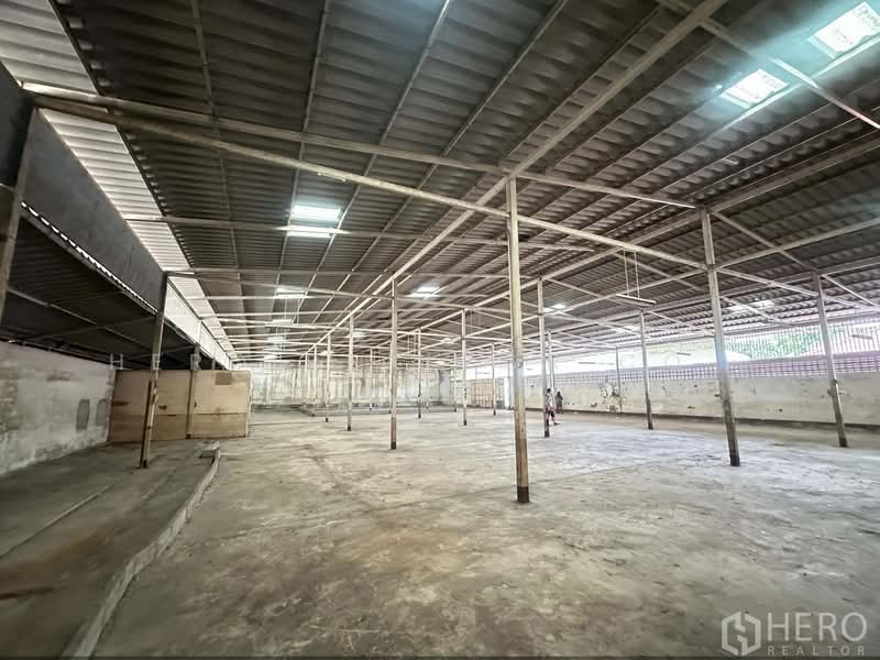 For rent Warehouse 1512 sqm in Lam Luk Ka Pathum Thani HRE00439, ปทุมธานี, ลาดสวาย, ลำลูกกา, ปทุมธานี, 1,512 ตร.ม., โกดัง-โรงงาน ให้เช่า, โดย Hero Realtor Co., Ltd., 500203460 - DDproperty.com