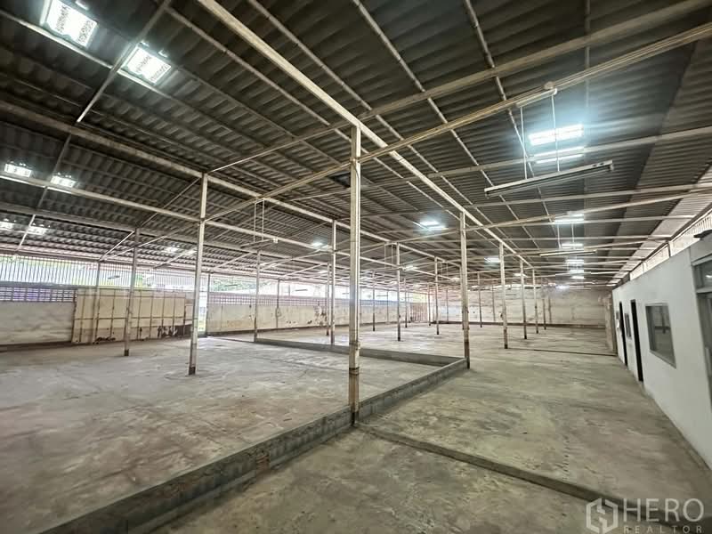 For rent Warehouse 1512 sqm in Lam Luk Ka Pathum Thani HRE00439, ปทุมธานี, ลาดสวาย, ลำลูกกา, ปทุมธานี, 1,512 ตร.ม., โกดัง-โรงงาน ให้เช่า, โดย Hero Realtor Co., Ltd., 500203460 - DDproperty.com
