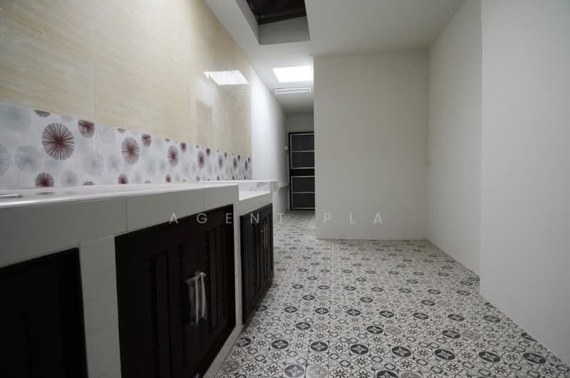 2-story detached house for rent, Soi Chokchai 4 (SPSAD3884), Bangkok, Jom Phon, Chatuchak, Bangkok, 2 Bedrooms, 220 sqm, Single Detached House For Rent, by Agent Pla, 500203574 - DDproperty.com